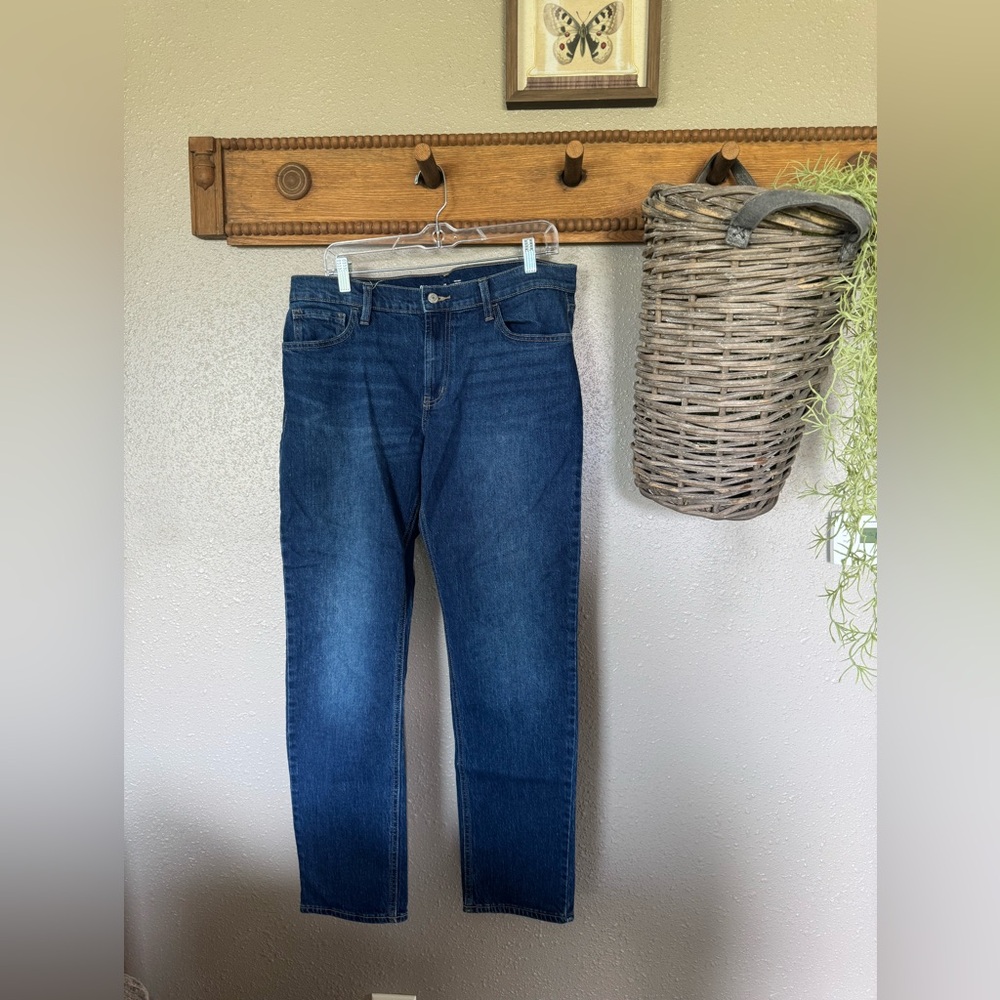 Old Navy Mid-Rise Wow Boyfriend Straight Jeans